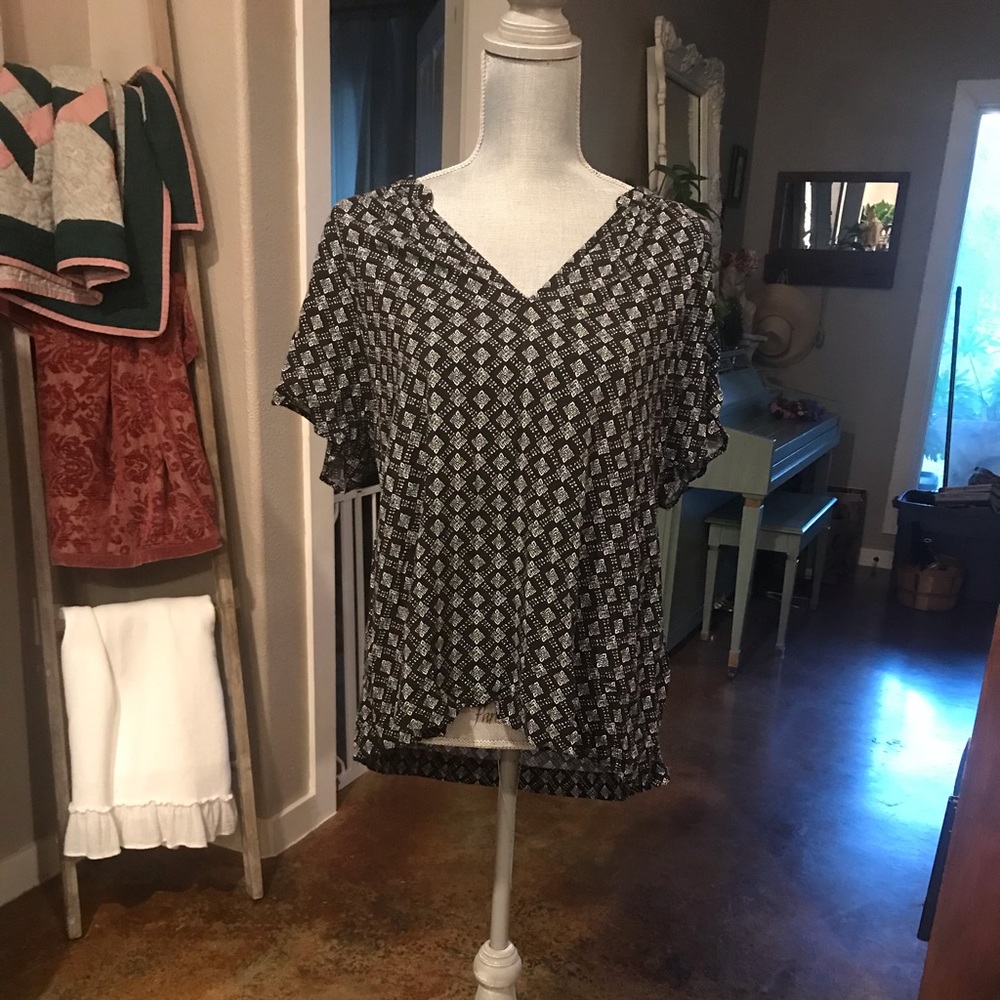 Black, Short-Sleeve, Patterned Blouse